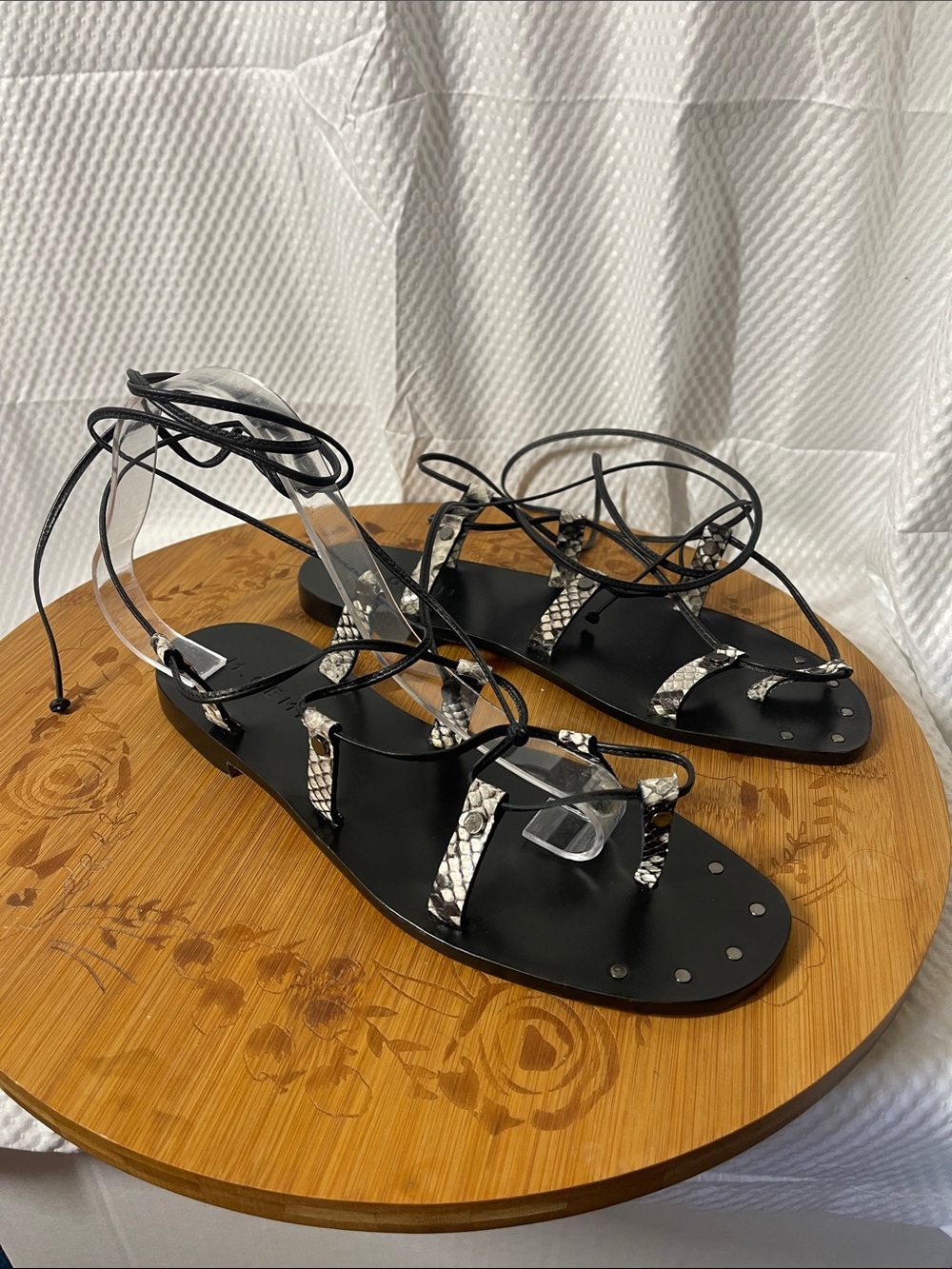 M Gemi Black Snake-Print Lace-Up Gladiator Flat Sandals size 39 1/2 NWOT